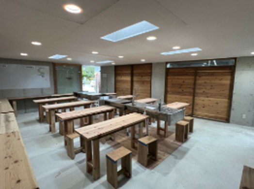 10坪倉庫の内部(テーブル・椅子設置例)